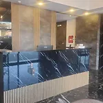 Restway Hotel *